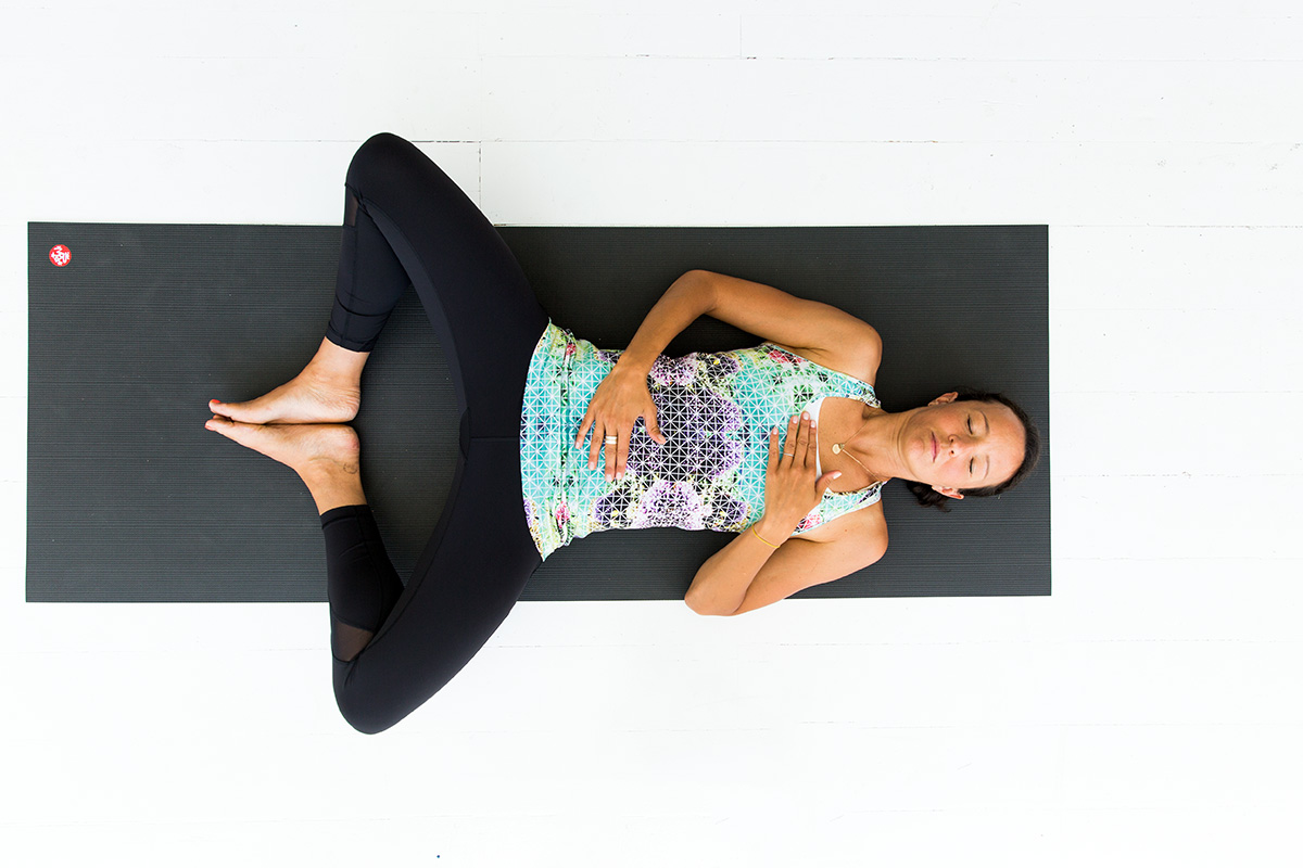 Yoga - Manage postpartum depression - Sameera Reddy | TheHealthSite.com